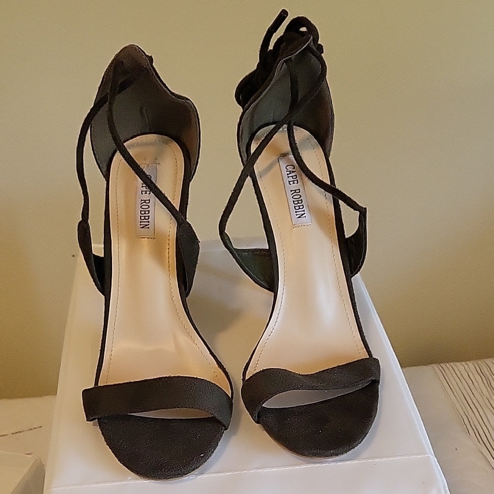 Cape Robbin Olive Green Strappy Heels Size 8
